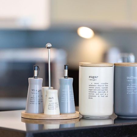 Songs Of The Lake By Lagom - Bonnington Apartment Jumeirah Lake Towers, Dubai Eksteriør billede